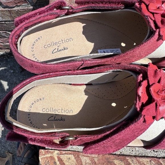 NEW Clark's Womens Size 6.5 Wide Merliah Sheryl Red Leather Sandals Flowers - Picture 3 of 9
